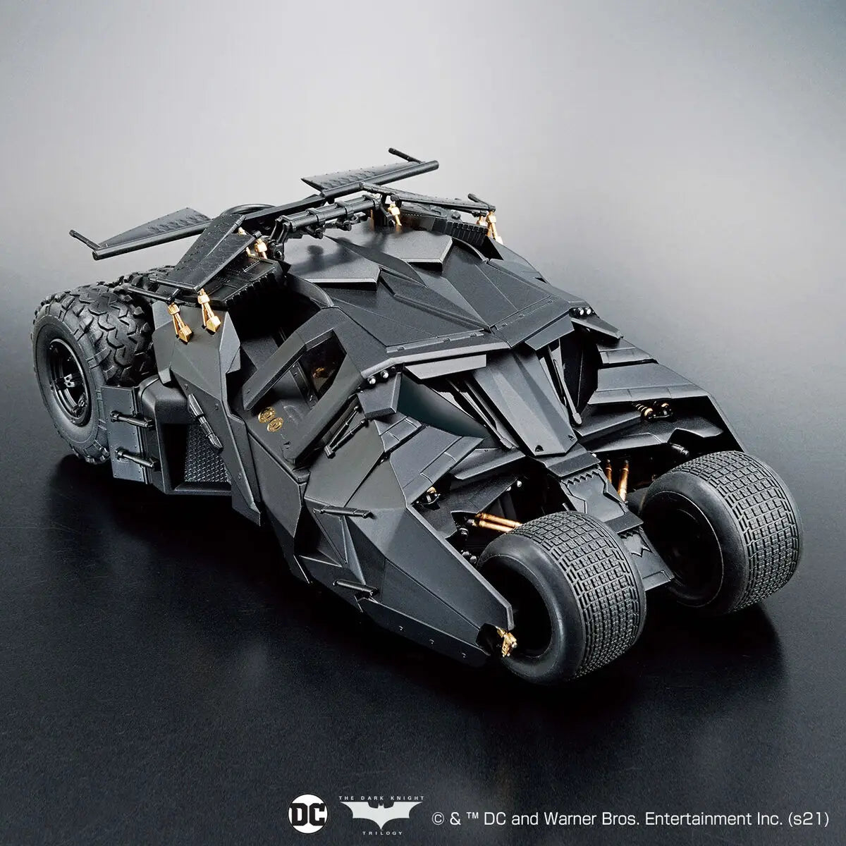 Bandai Batman 1/35 BatMobile (Batman Begins Ver.) [4573102621849]