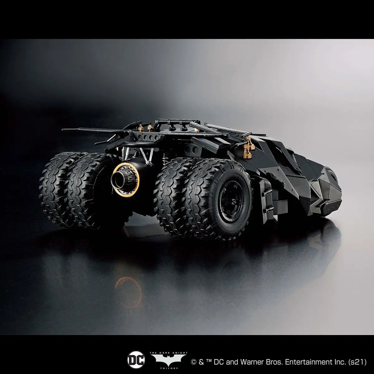 Bandai Batman 1/35 BatMobile (Batman Begins Ver.) [4573102621849]