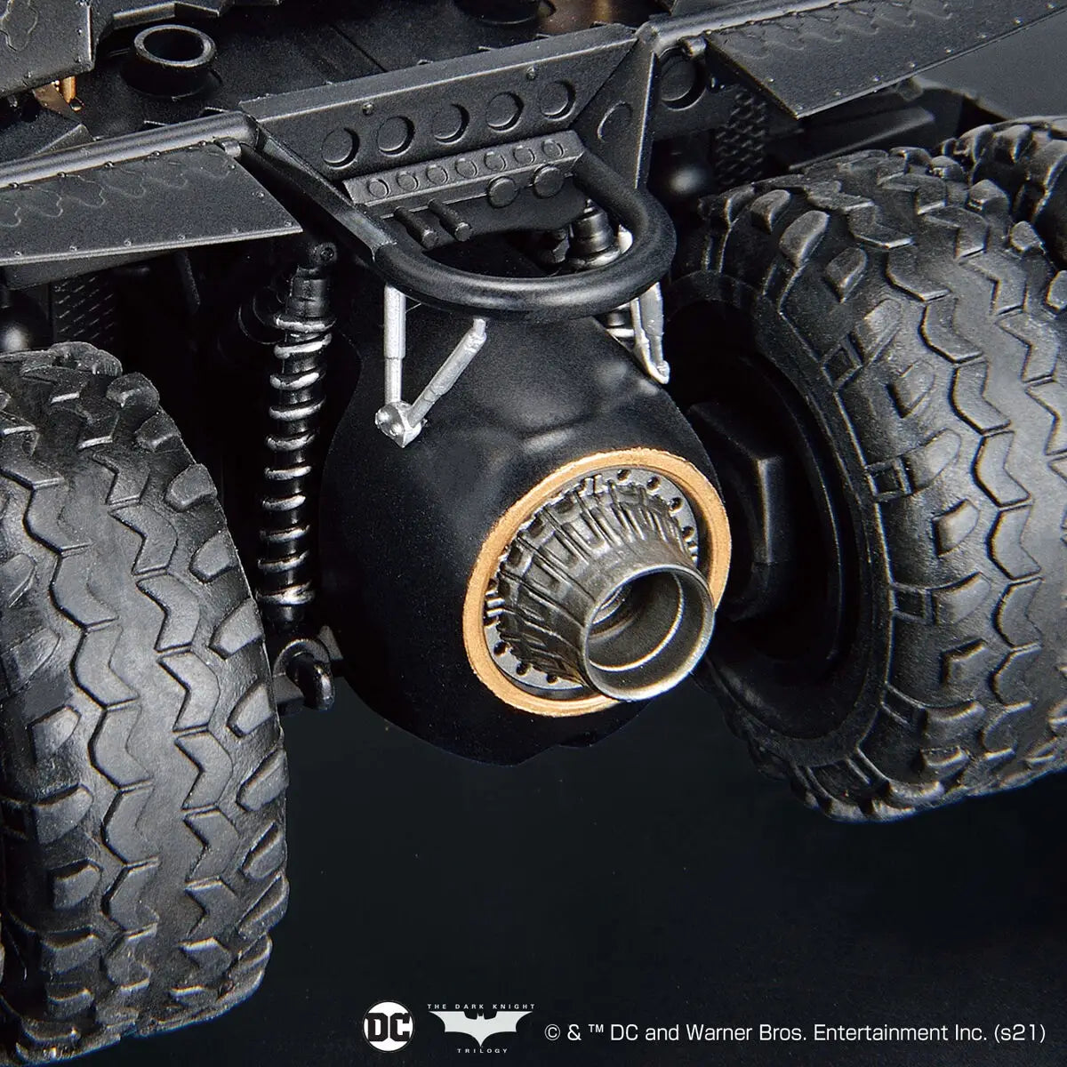 Bandai Batman 1/35 BatMobile (Batman Begins Ver.) [4573102621849]