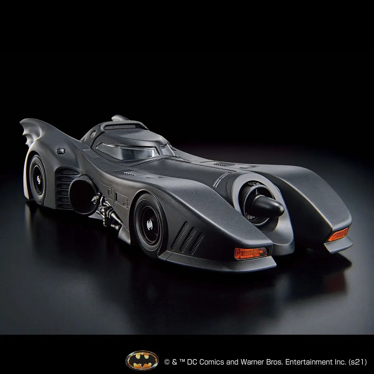 Bandai  1/35 BatMobile (Batman Ver.) [4573102621856]