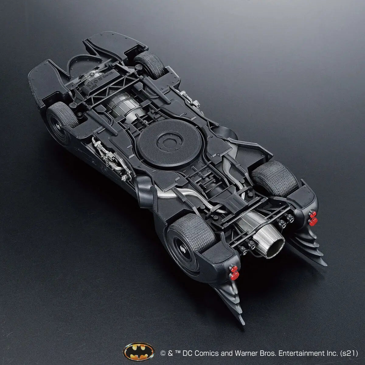Bandai  1/35 BatMobile (Batman Ver.) [4573102621856]