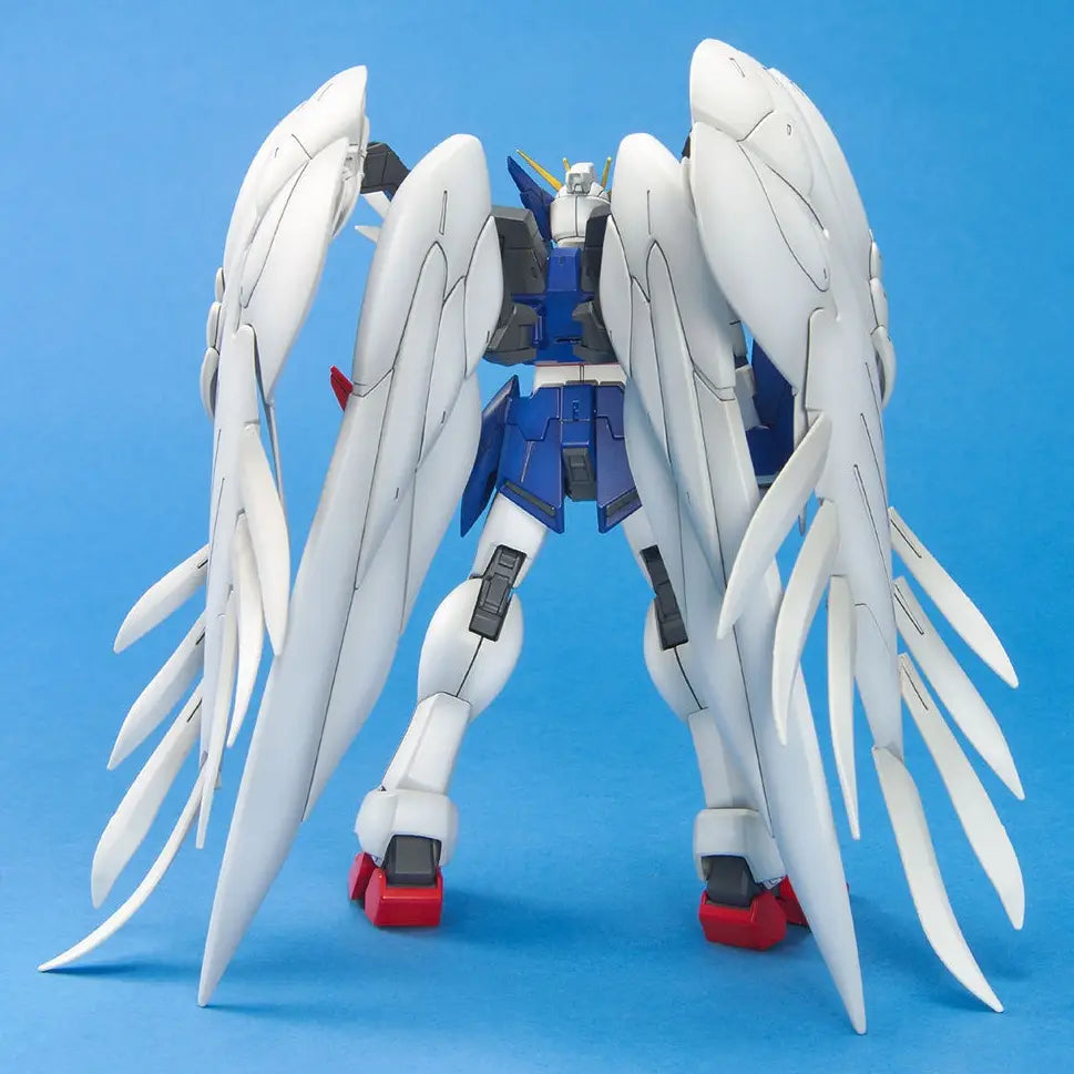 Bandai MG 1/100 Wing Gundam Zero [4573102635419]
