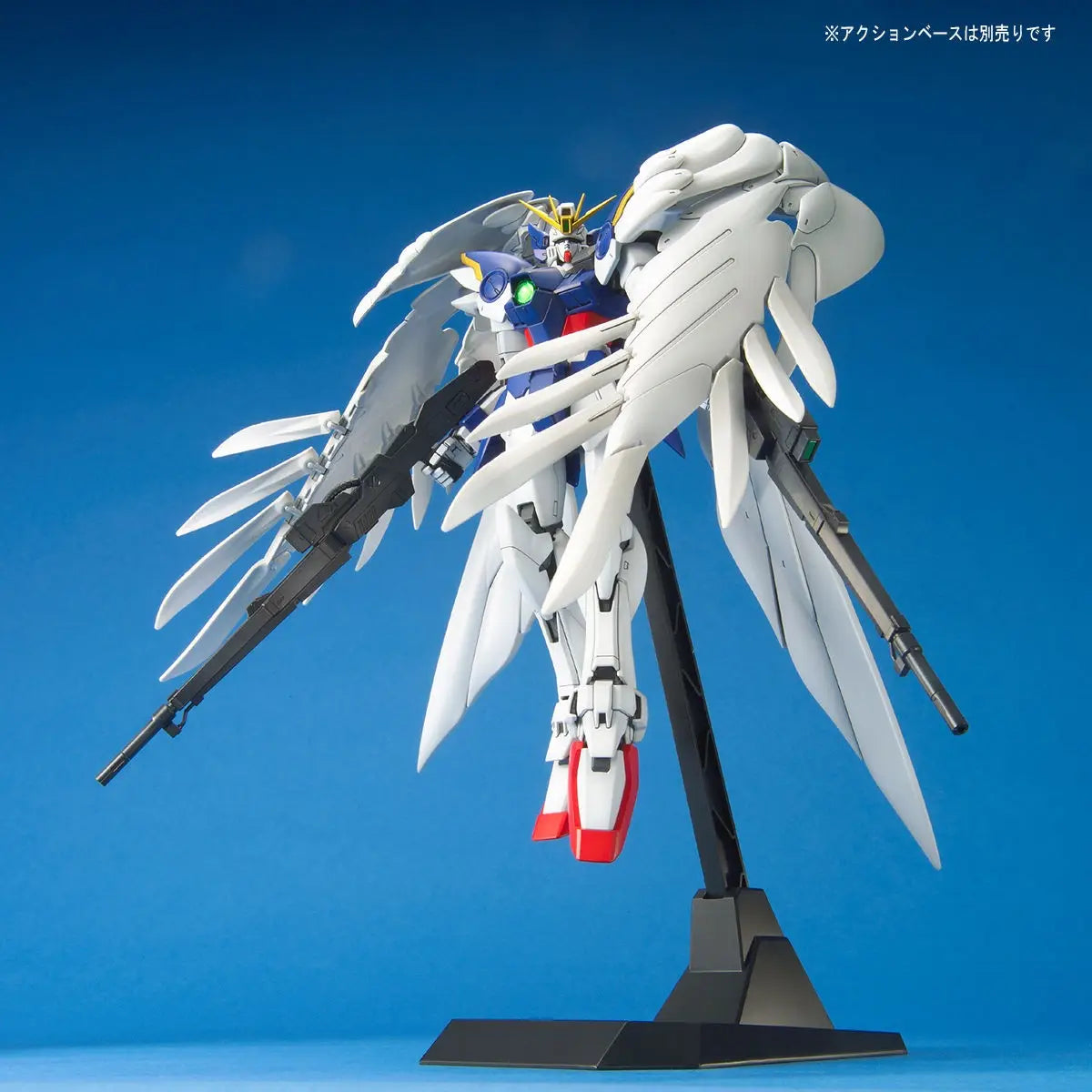 Bandai MG 1/100 Wing Gundam Zero [4573102635419]