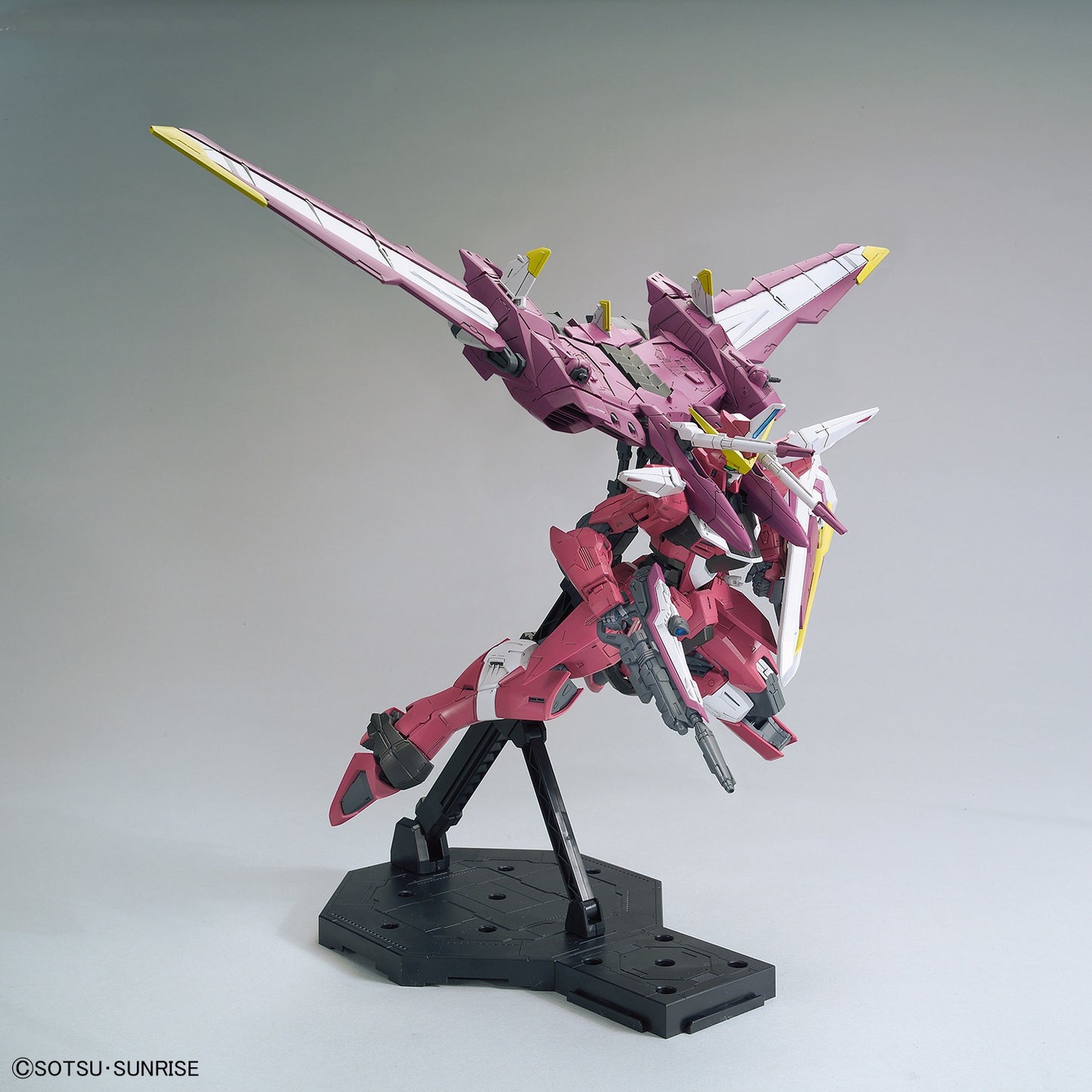 Bandai MG 1/100 Justice Gundam [4573102631503]