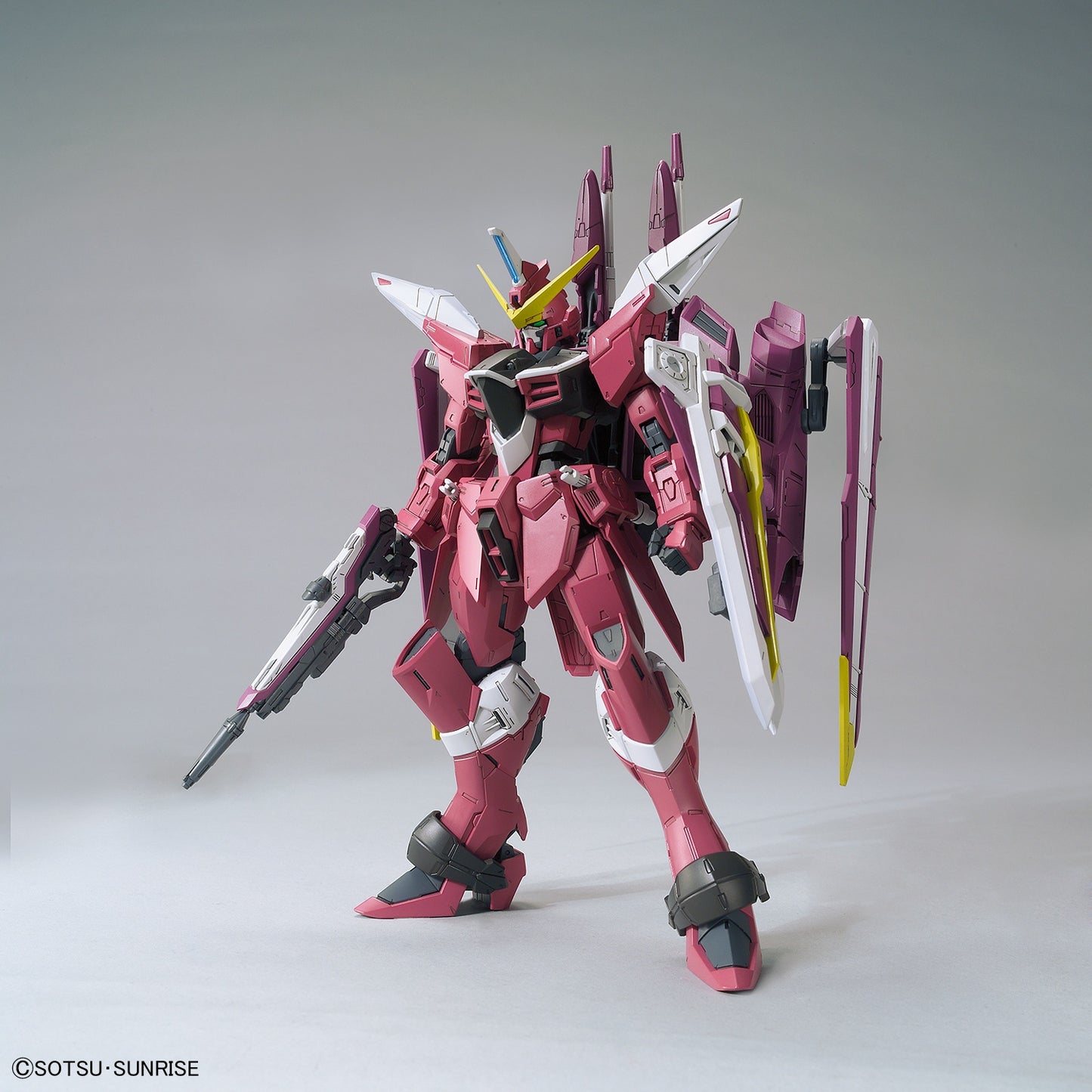 Bandai MG 1/100 Justice Gundam [4573102631503]