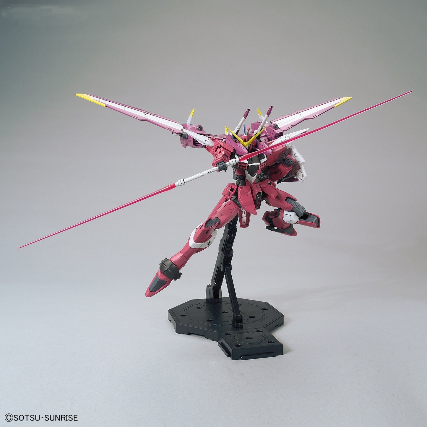 Bandai MG 1/100 Justice Gundam [4573102631503]