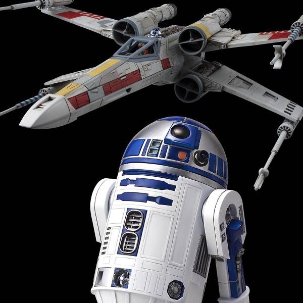 Premium Bandai Star Wars 1.72 X-Wing StarFighter & R2-D2 [4573102686169]