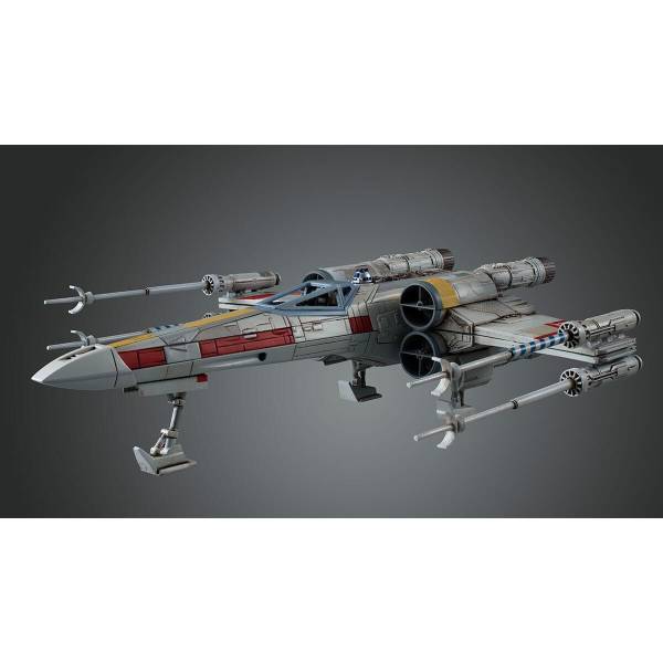 Premium Bandai Star Wars 1.72 X-Wing StarFighter & R2-D2 [4573102686169]